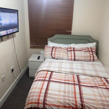 Justalf Facilities-Spacious 2-Bed Apartment In Thamesmead, Greenwich لندن المظهر الخارجي الصورة