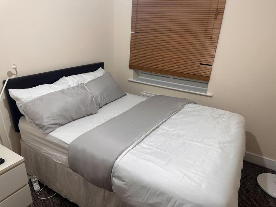 Justalf Facilities-Spacious 2-Bed Apartment In Thamesmead, Greenwich لندن المظهر الخارجي الصورة